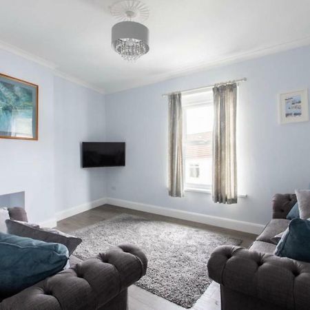 Beautiful Two Bed Mumbles Flat - With Parking Space Esterno foto